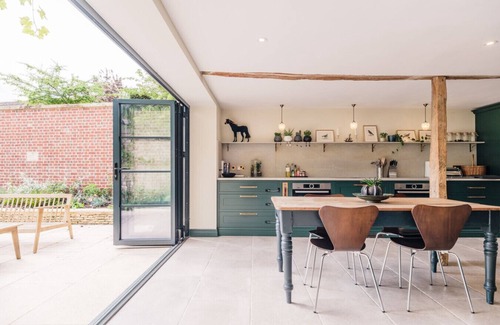 Stroud House | The Mill House - Beautiful 4BD Country Home
