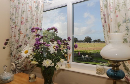 East Portlemouth Cottage | THE MILLER'S COTTAGE, pet friendly, with open fire in Hatherleigh