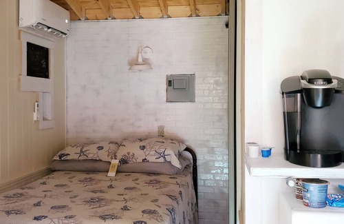 Saint Helena Island House | "The Mini Hideaway"-Short drive to Hunting Island State Park(PASS INCLUDED)