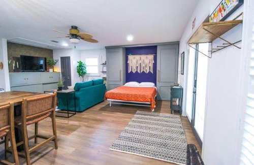 St. Augustine House | The Mini Moody - Luxurious Home Recently Renovated Close to Beach & Downtown