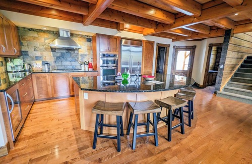 Golden Ski Chalet | The Minks: 6-bedroom luxury mountain chalet with hot tub & sauna