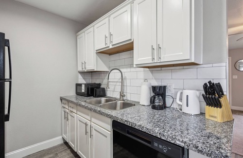 South Arlington Apartment | The Mirage 247 I Comfy 2 Bed 1.5 Bath