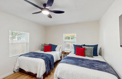 Jefferson House | The Mistletoe Getaway
