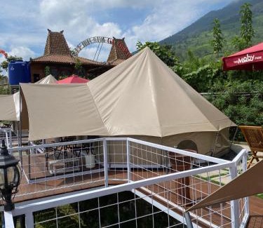 Kertek House | The Moby Park