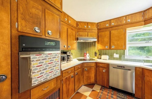 Bearsville House | The Mod Cabin