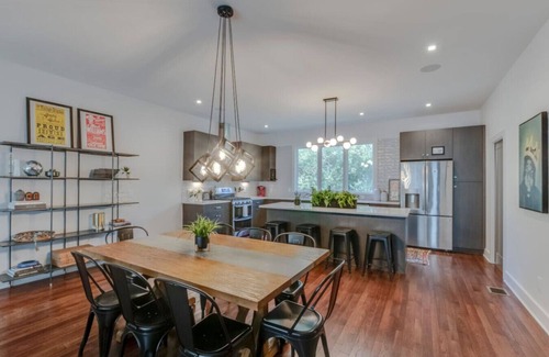North Nashville House | The Modern Edge - 4BR/2.5BTH - Gorgeous Getaway