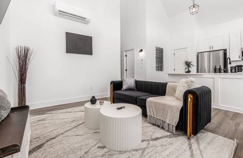 Newark House | The Modern Muse Downtown Newark