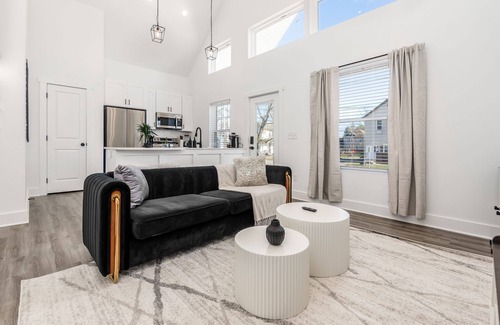 Newark House | The Modern Muse Downtown Newark