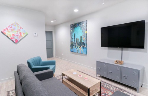 Central Oklahoma City Apartment | The Modern Skyline