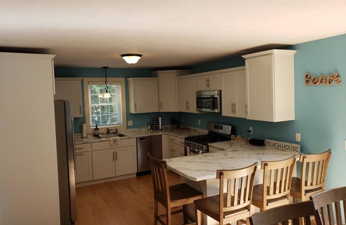 Plymouth House | The Mojito House with Hot Tub, Arcade and Theatre walking distance downtown