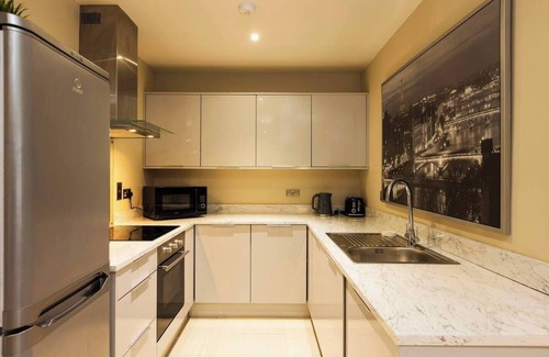 Belfast Apartment | The Monet- Chic 1 Bed Apt (Gold Short Term Stays)