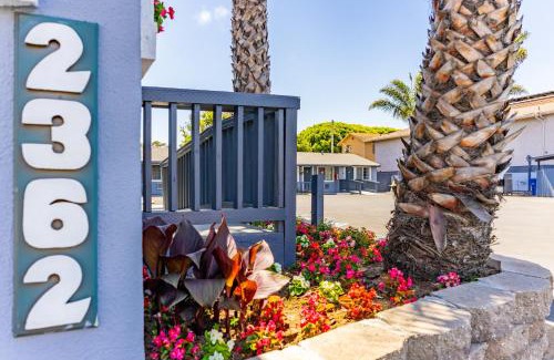 North Fremont Street Hotel | The Monterey Fireplace Inn