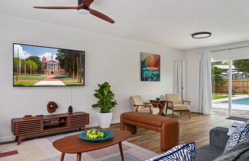 Gainesville House | The Monterey - Private Pool & Grill - 4 KING Beds