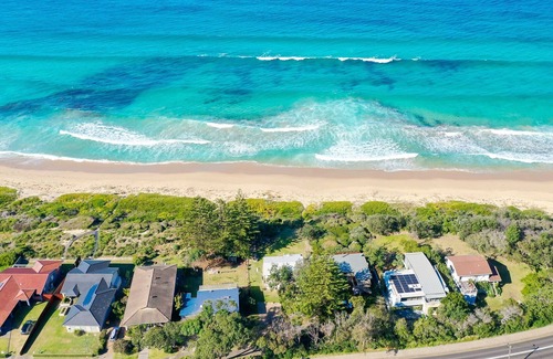Mollymook Beach House | THE MOOK on Mollymook Beach - Beachfront Cottage
