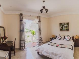 Tra Que Vegetable Village House | The Moon River Homestay & Villa