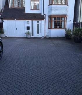 Walsall House | The moonlight manor
