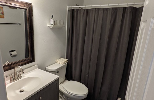 Moorhead House | The Moorhead Place. Dog friendly, warm home near colleges and medical centers