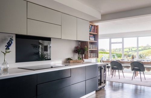Kingsbridge Cottage | The Moorings - a house that sleeps 8 guests in 4 bedrooms
