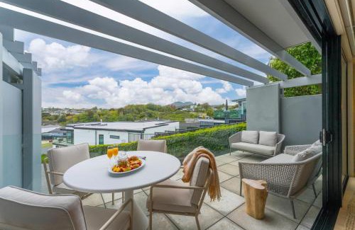 Two Mile Bay Apartment | The Moorings Apartment 6 - Close to the Lake!