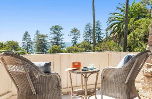Palm Beach House | THE Moorings by Palm Beach Holiday Rentals