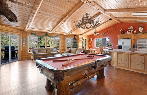 Castle Glen Estates House | The Moose Lodge. Stunning Mtn Views. Spa