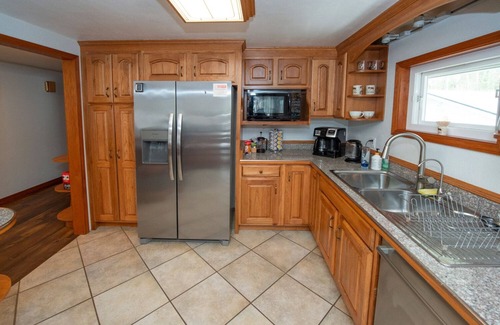 Huffman - O' Malley Cabin | The Moose Pad, Rustic Luxury, serene setting, Spacious 4bed/2bath, Sleeps 12+