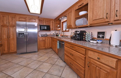 Huffman - O' Malley Cabin | The Moose Pad, Rustic Luxury, serene setting, Spacious 4bed/2bath, Sleeps 12+