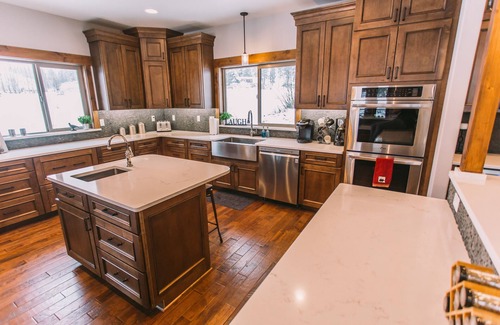 Leavenworth House | The Moose River House - Spacious Riverfront Home/Close to town/Heated Pool