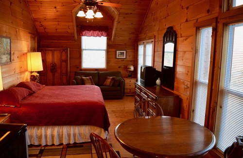 Townsend Bed & Breakfast | The Morning View Suite at the Country Manor Inn
