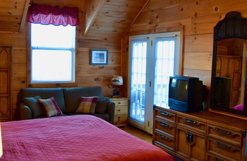 Townsend Bed & Breakfast | The Morning View Suite at the Country Manor Inn