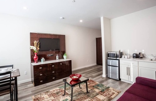 Bankers Hill Apartment | The Most Beautiful Bay View from 1 Bedroom Apt