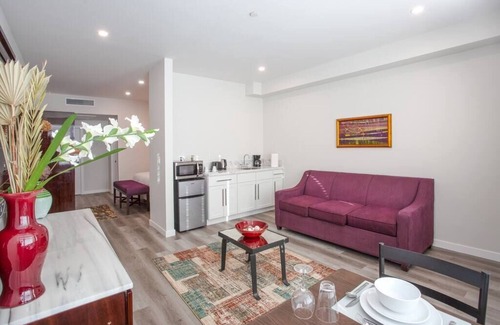 Bankers Hill Apartment | The Most Beautiful Bay View from 1 Bedroom Apt