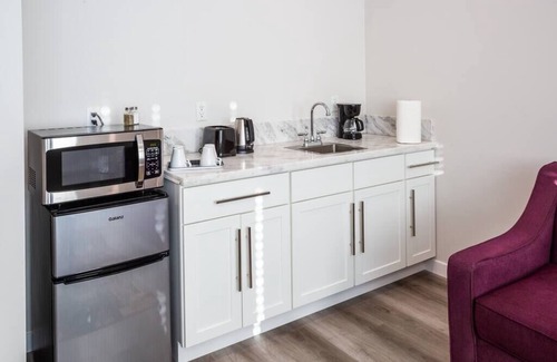 Bankers Hill Apartment | The Most Beautiful Bay View from 1 Bedroom Apt