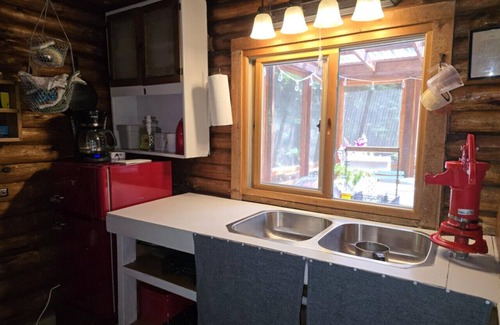 Le Roy Cabin | The Mother Lodge - Cozy Cabin on the Creek