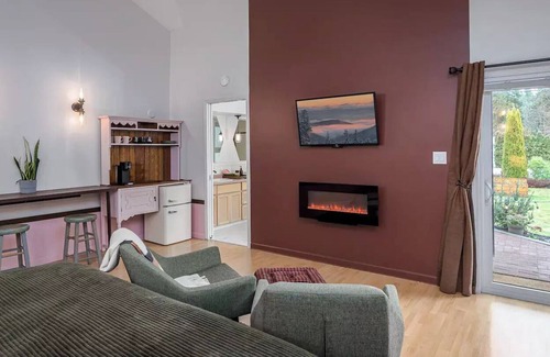 Garibaldi Highlands Apartment | The Mountain Den