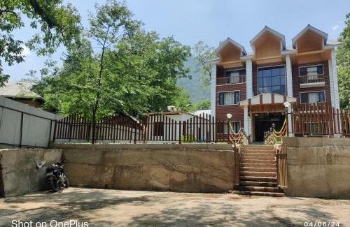 Pahalgam Hotel | the mountain dreams