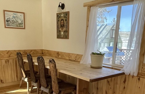 Uinta County House | The Mountain House, w/ hot tub, great views. Starlink