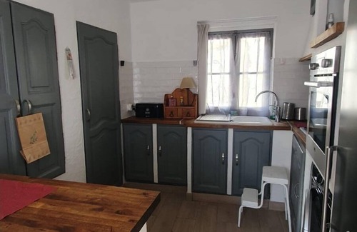 Peillon Apartment | The mountain in its history, and the sea to carry, no less!