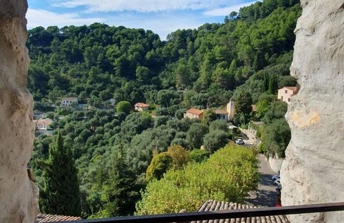 Peillon Apartment | The mountain in its history, and the sea to carry, no less!