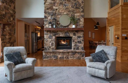 Elliottsburg House | The Mountain Lodge | 8 Bed, 3.5 Bath
