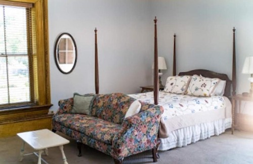 St. George Bed & Breakfast | The Mulberry Inn -An Historic Bed and Breakfast