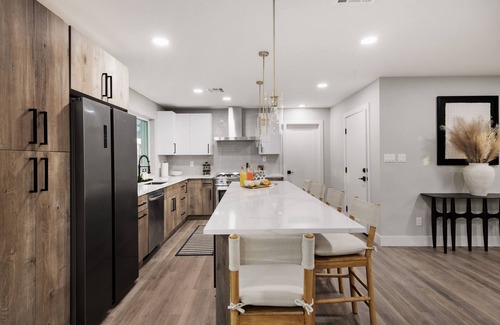 Pointe Scottsdale House | The Mulberry - Luxury Stay Minutes from Old Town: heated pool, hot tub included