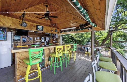 Valois House | The Munny Pit- Keuka Lake East Side Gem