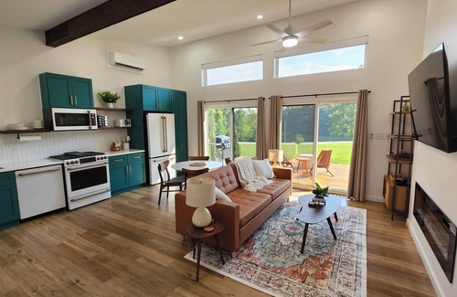 Rockbridge Villa | The Mysa - Lux Villa with Sauna & Hot tub/NEW