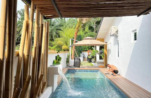 Central District House | The Mystiic Retreat 3 to 5 mins to Mid Valley and KSL