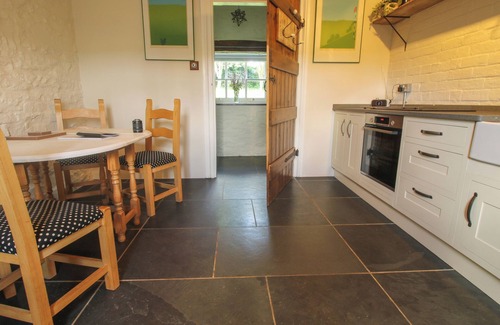 Clun Cottage | THE MYTTON AT MILL BARN, pet friendly, with open fire in Clun