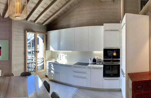 Saint-Etienne-de-Tinee Ski Chalet | The Nánshān under-roof chalet: spacious, bright and ideally located in Auron.