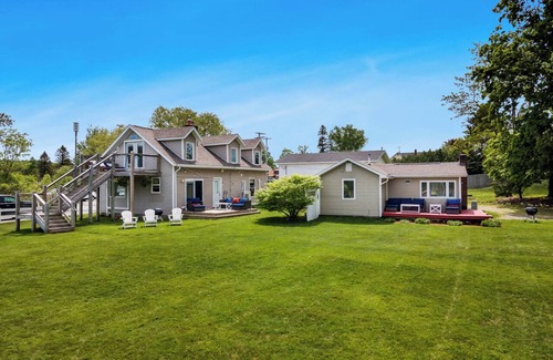 Lake Leelanau Cottage | The Narrows Yacht Club Cottage