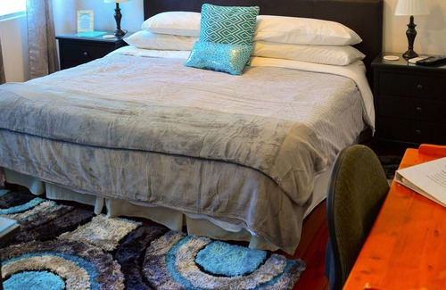 Warwick House | The Natalia Guest Suite