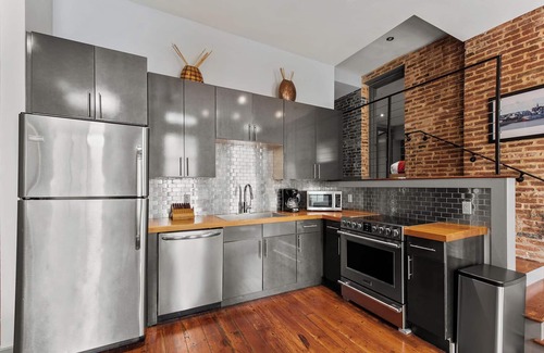 Central Business District Condo | The Natchez Near FQ, Heated Pool & Hot Tub, Great for Families, Business, Groups